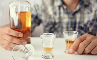 Больной уверен что может запросто бросить пить - Квинмед